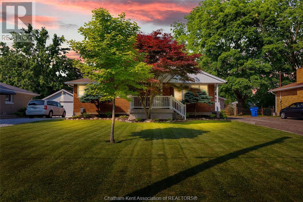 Property at 38 Burton AVENUE image 3