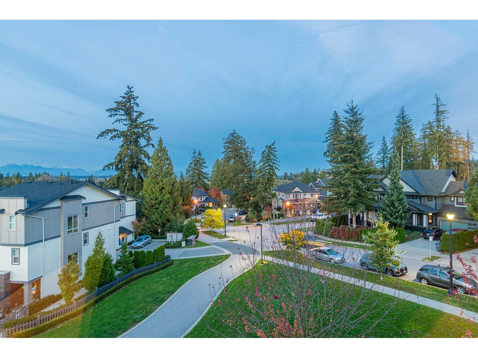 Property at 2 15633 MOUNTAIN VIEW DRIVE image 1