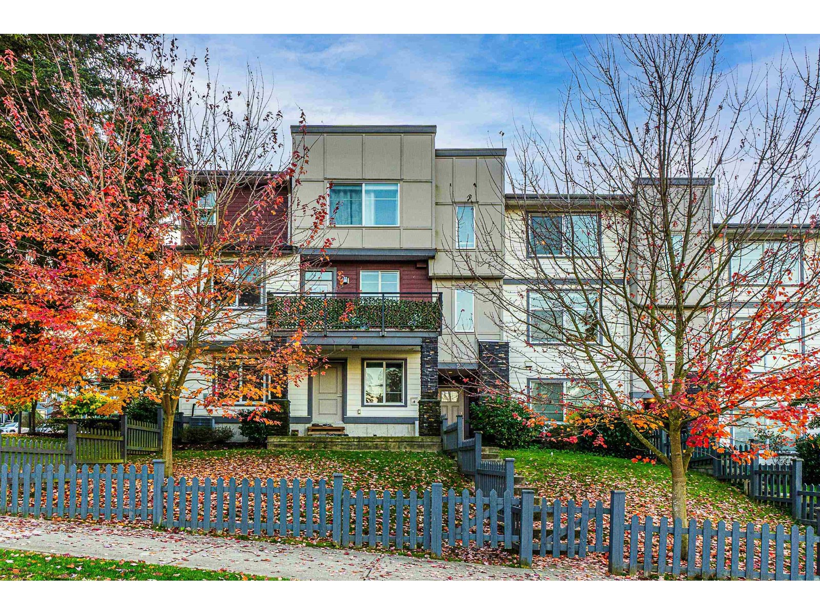 Property at 2 15633 MOUNTAIN VIEW DRIVE image 2