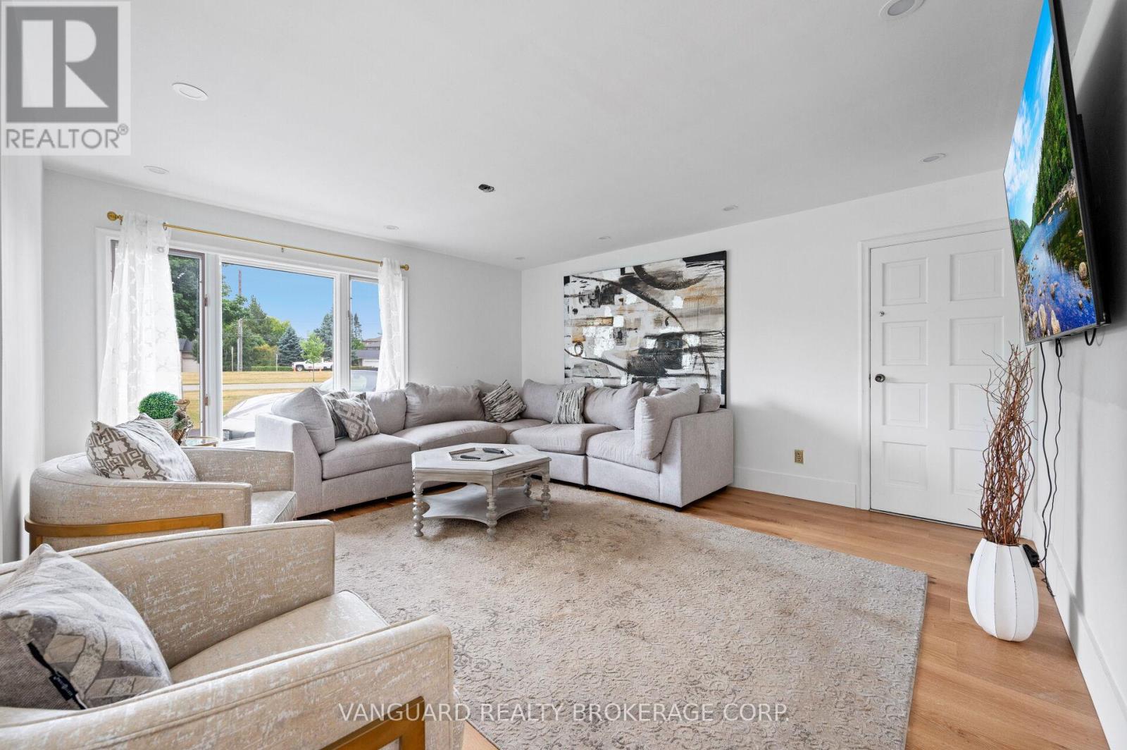 80 Kleins Crescent, Vaughan, Ontario  L0J 1C0 - Photo 20 - N12256386