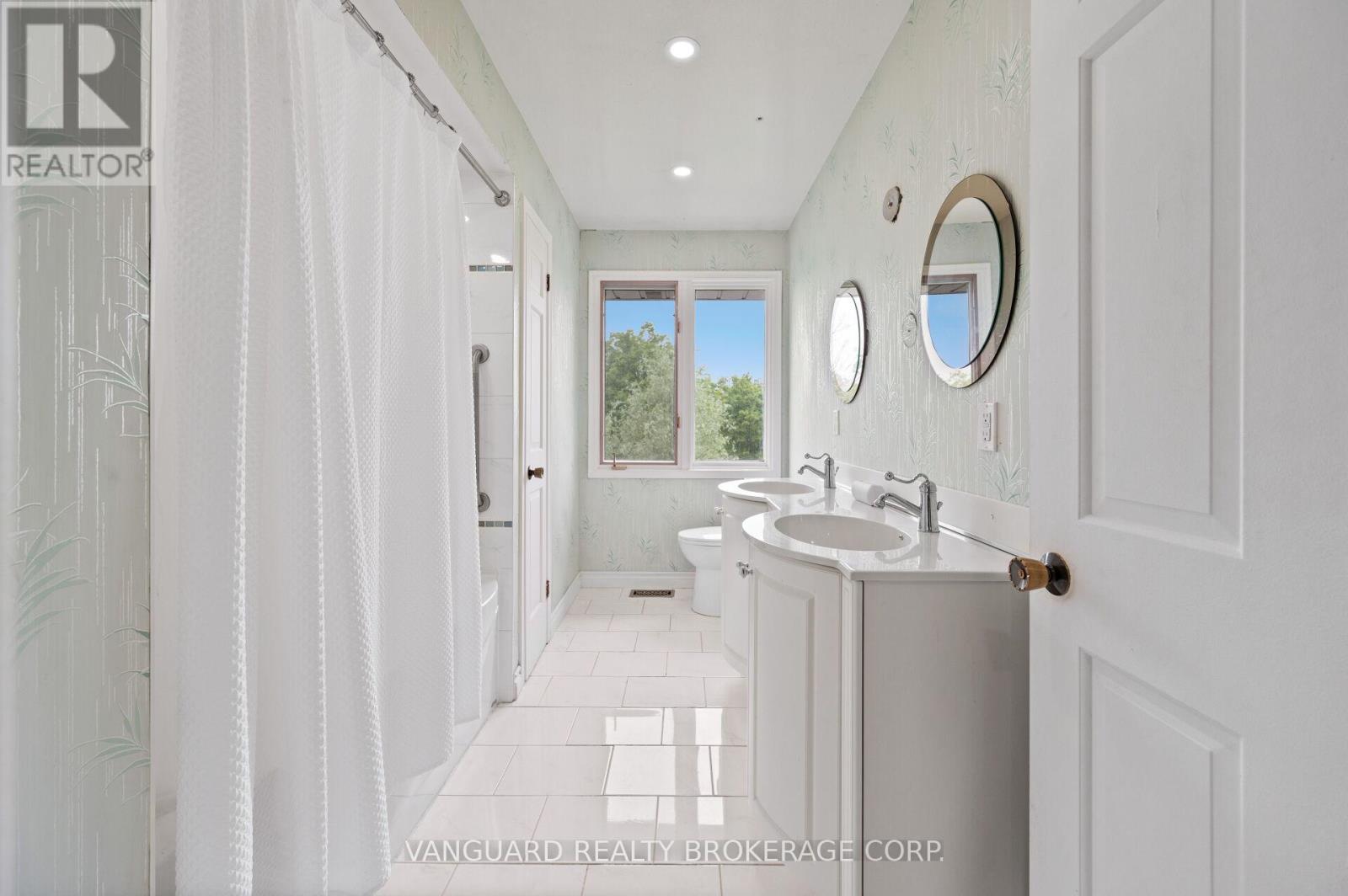 80 Kleins Crescent, Vaughan, Ontario  L0J 1C0 - Photo 45 - N12256386