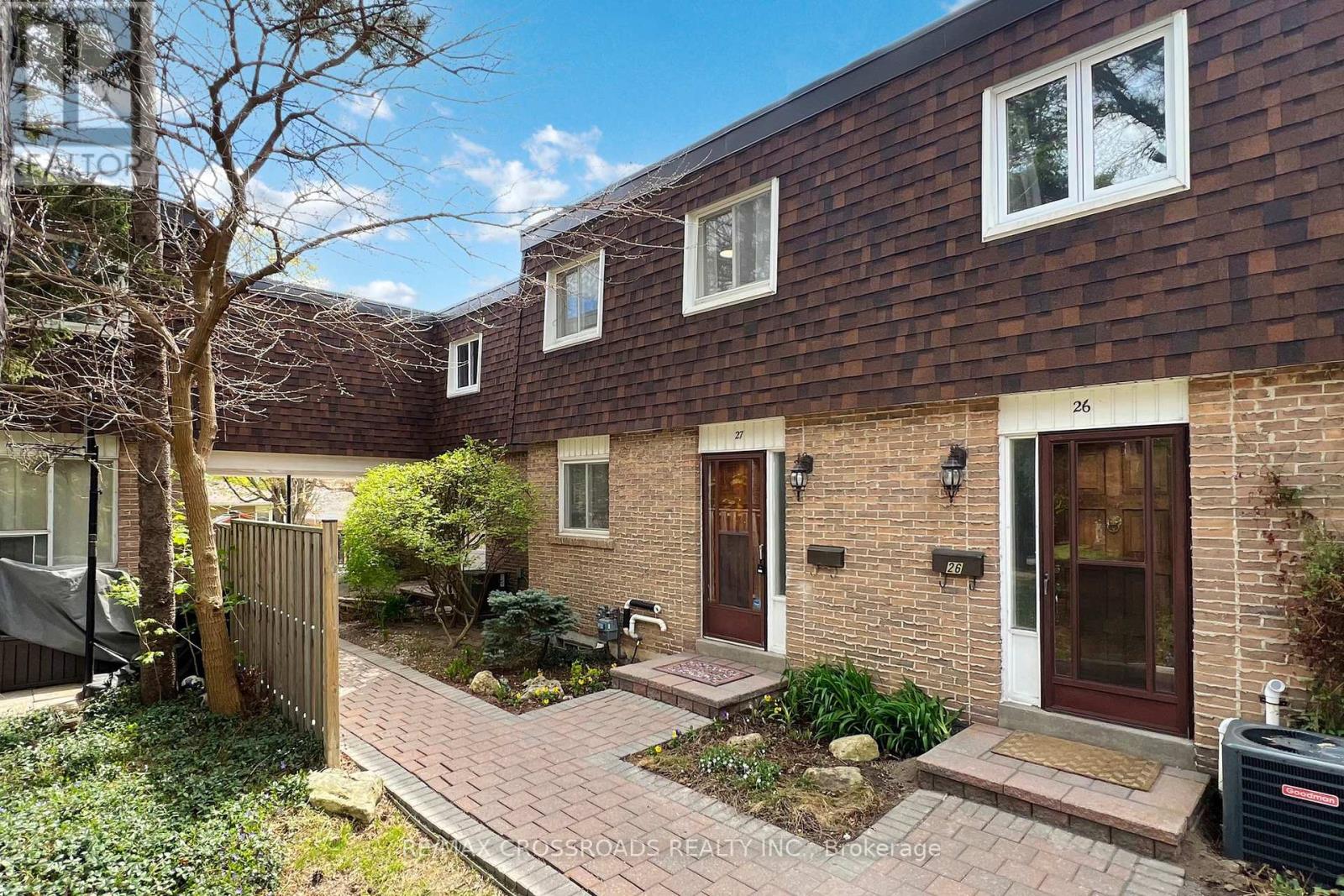 Property at 27 - 27 THE CARRIAGE WAY image 3