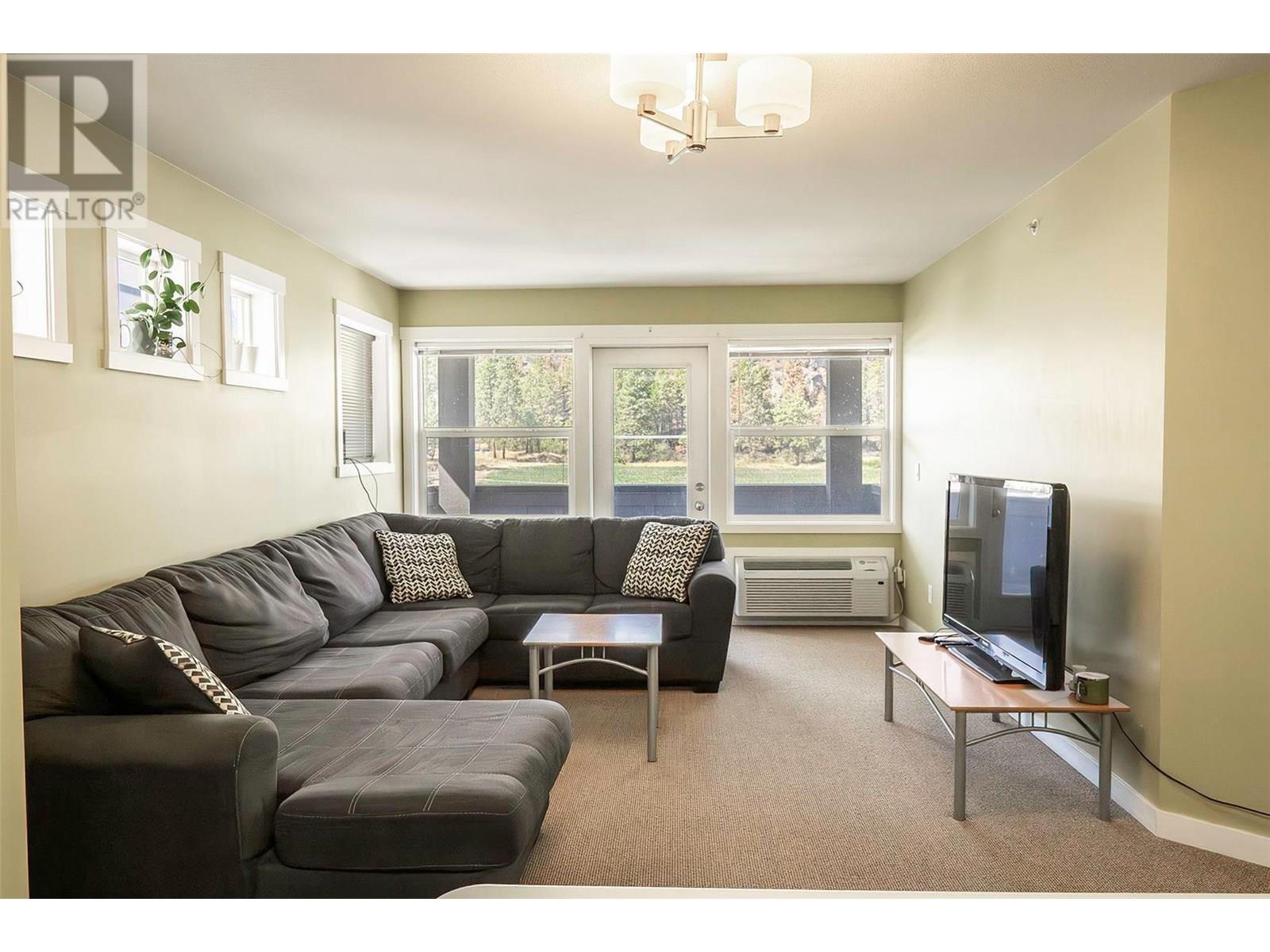 Property at 1481 Glenmore Road N Unit# 301 image 3