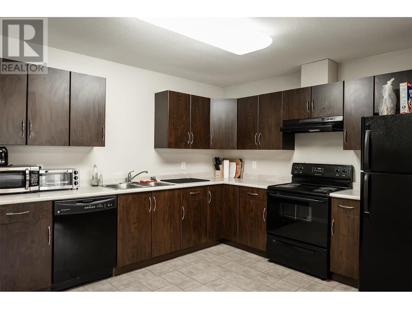 Property at 1481 Glenmore Road N Unit# 301 image 4