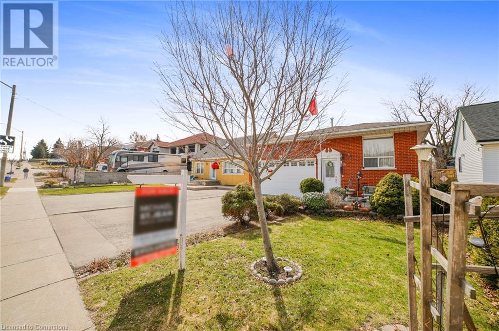 Property at 576 STONE CHURCH Road E image 4