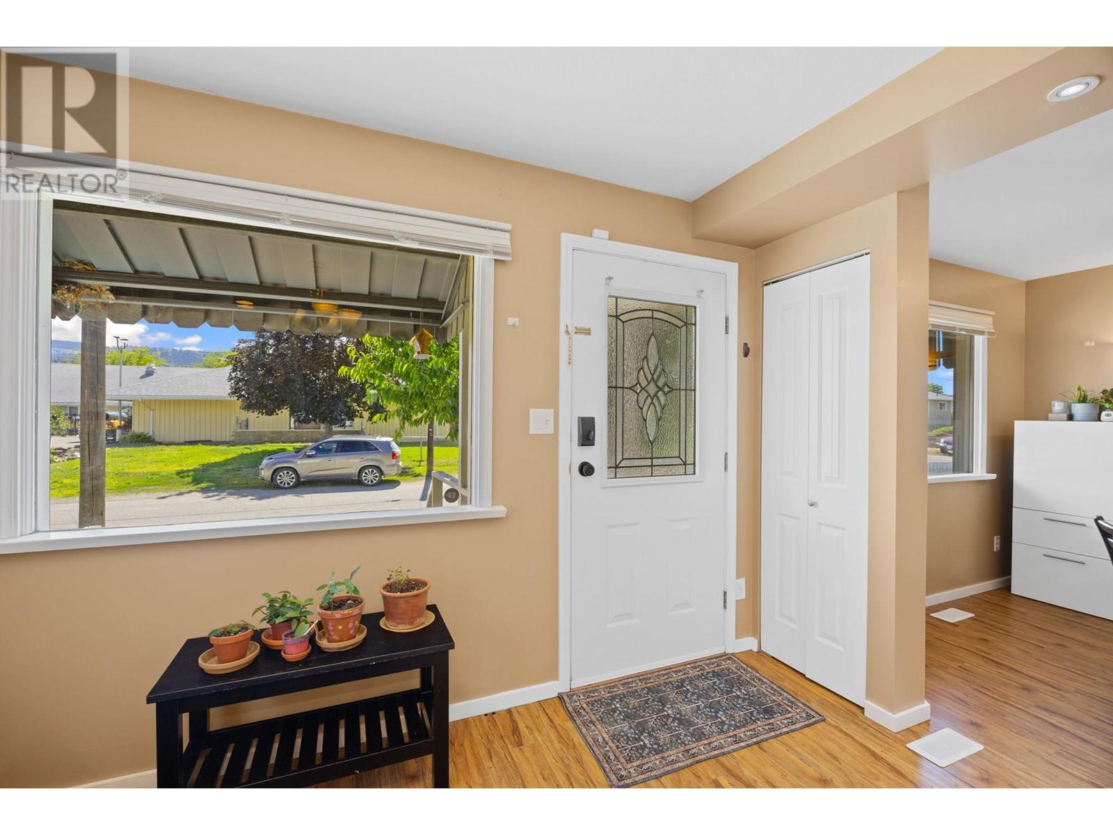 Property at 320 MCGOWAN Avenue image 3