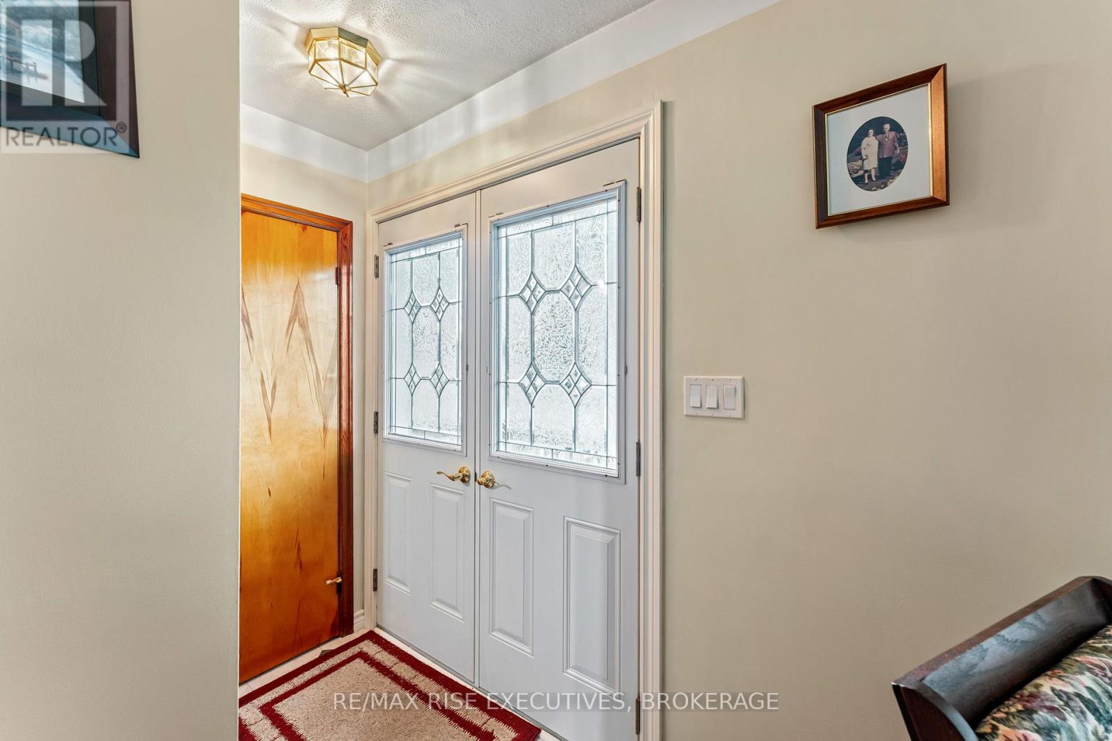 Property at 9 HENRY CRESCENT image 4