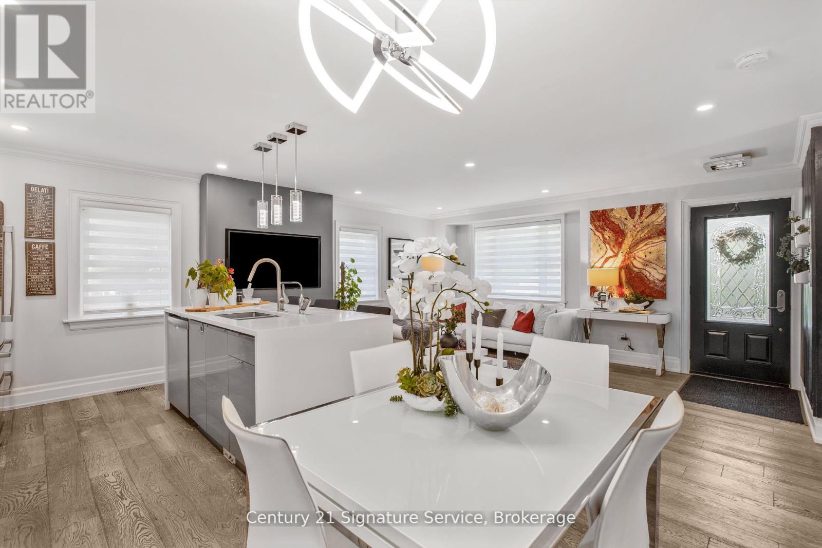 Property at 33 MCINTOSH AVENUE image 5