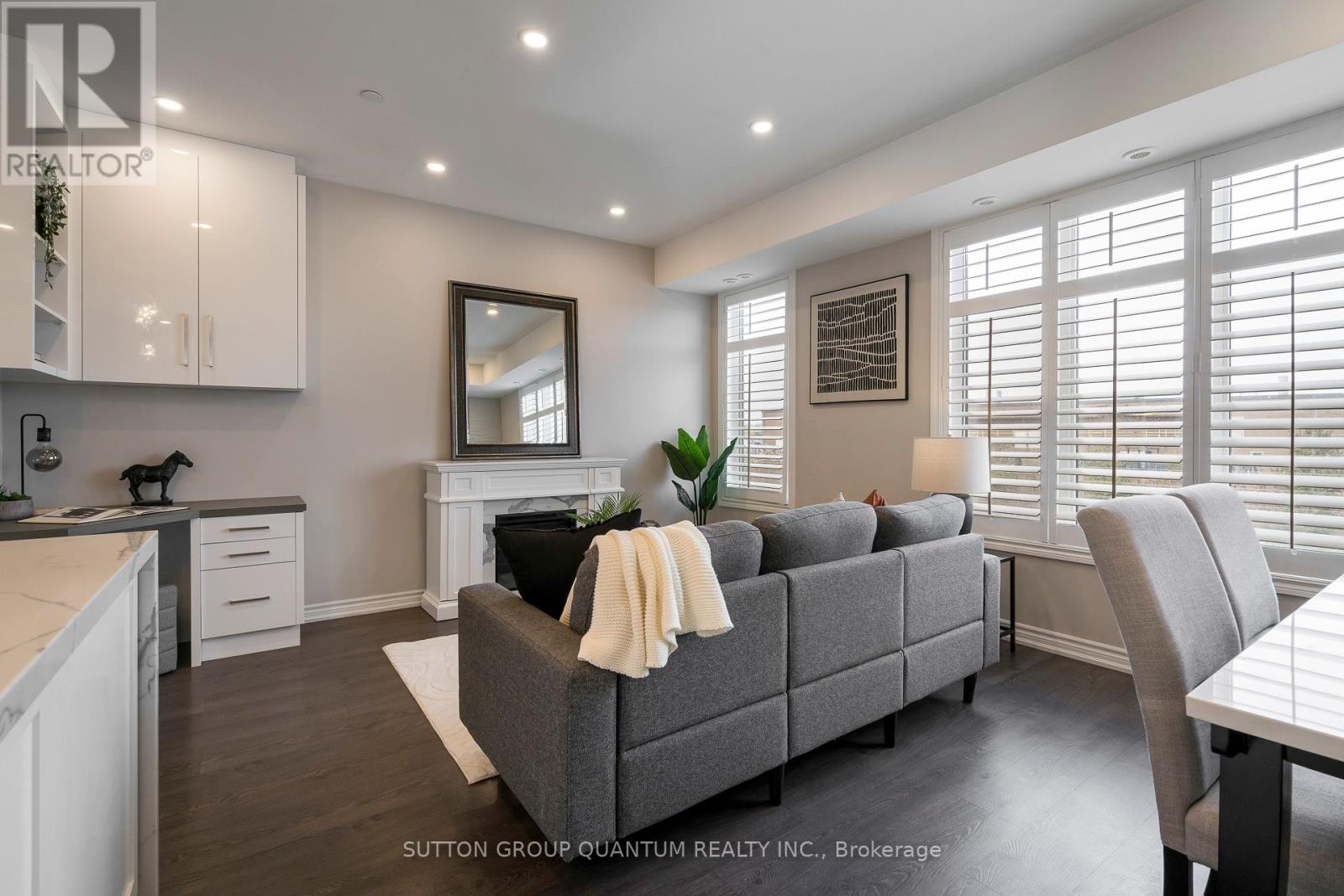 Property at 15 - 145 LONG BRANCH AVENUE image 4