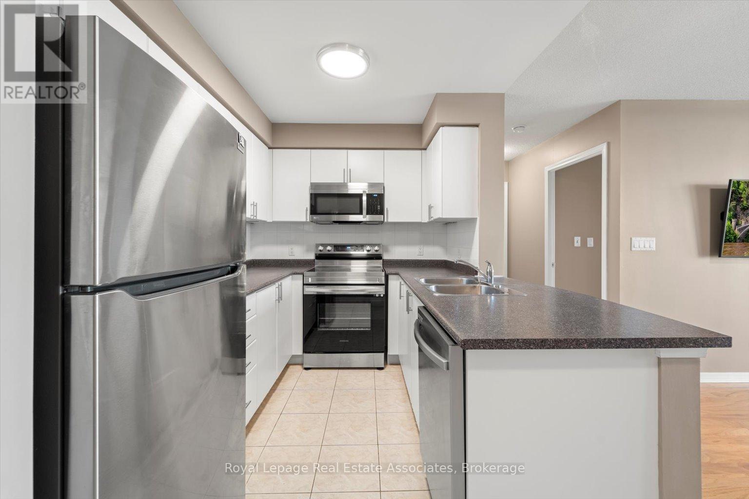 401 - 4879 Kimbermount Avenue, Mississauga, Ontario  L5M 7R8 - Photo 8 - W12256448
