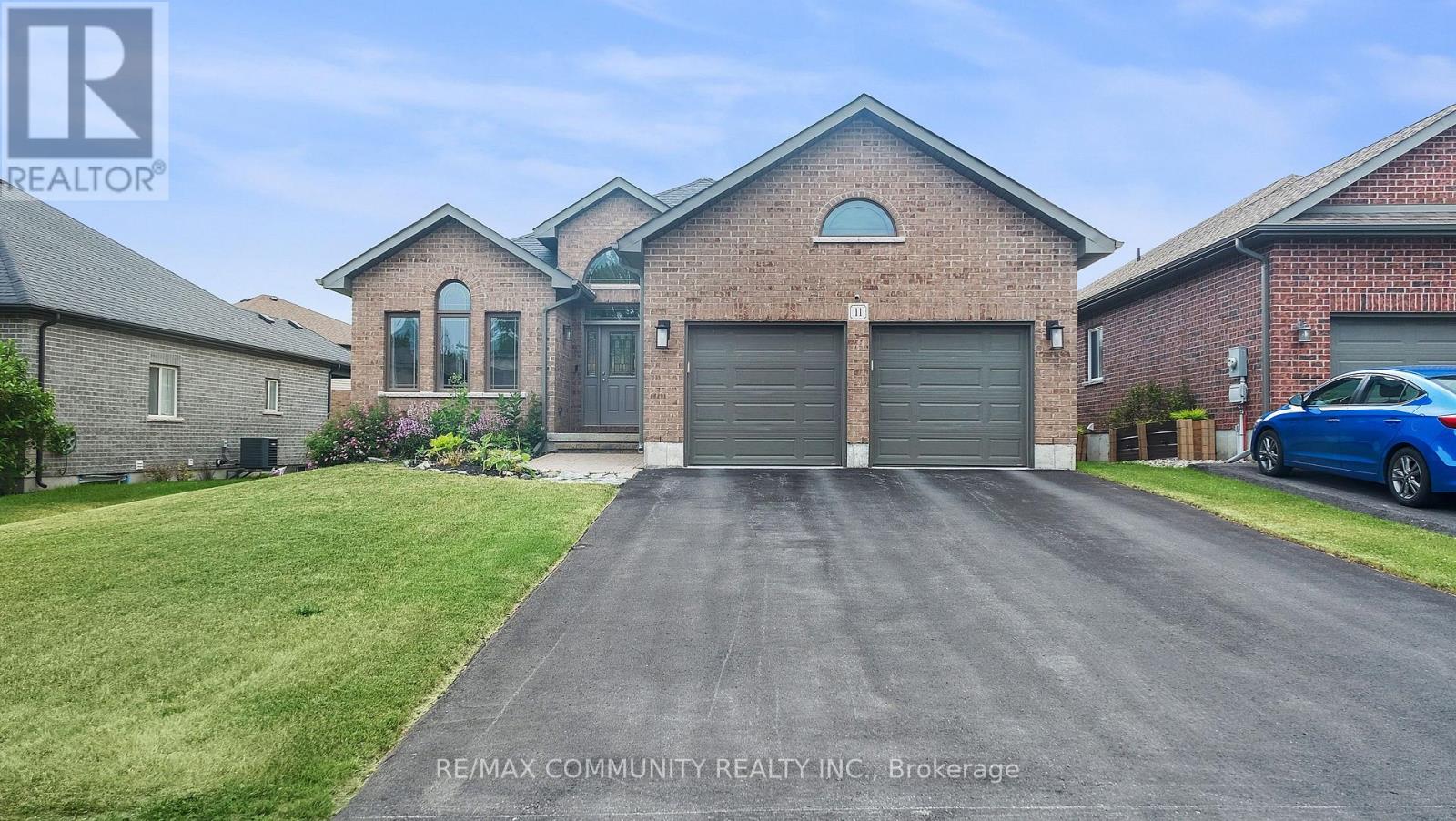 11 STONECREST BOULEVARD, Quinte West, Ontario
