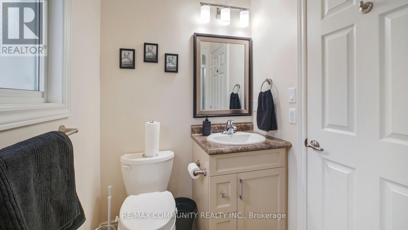 11 Stonecrest Boulevard, Quinte West, Ontario  K8R 0A3 - Photo 17 - X12256406