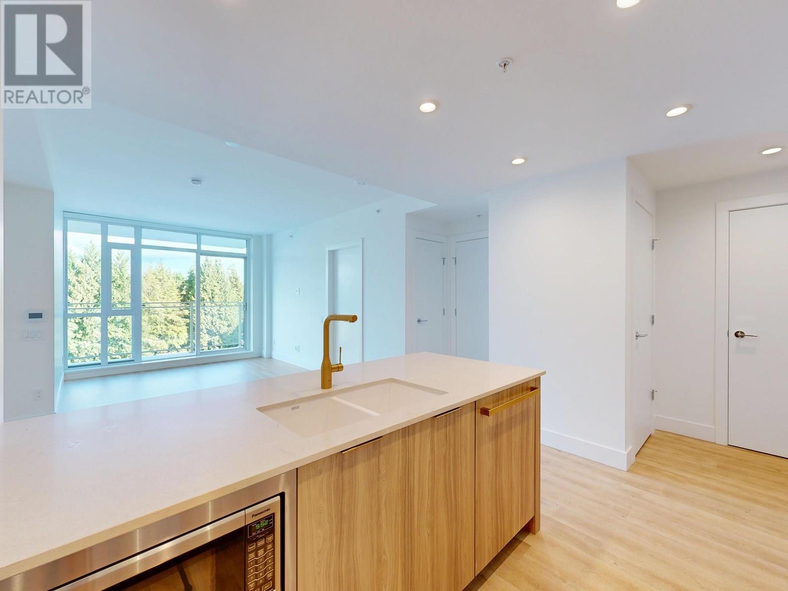 401 2385 EMERY COURT, north vancouver, British Columbia V7J0G1