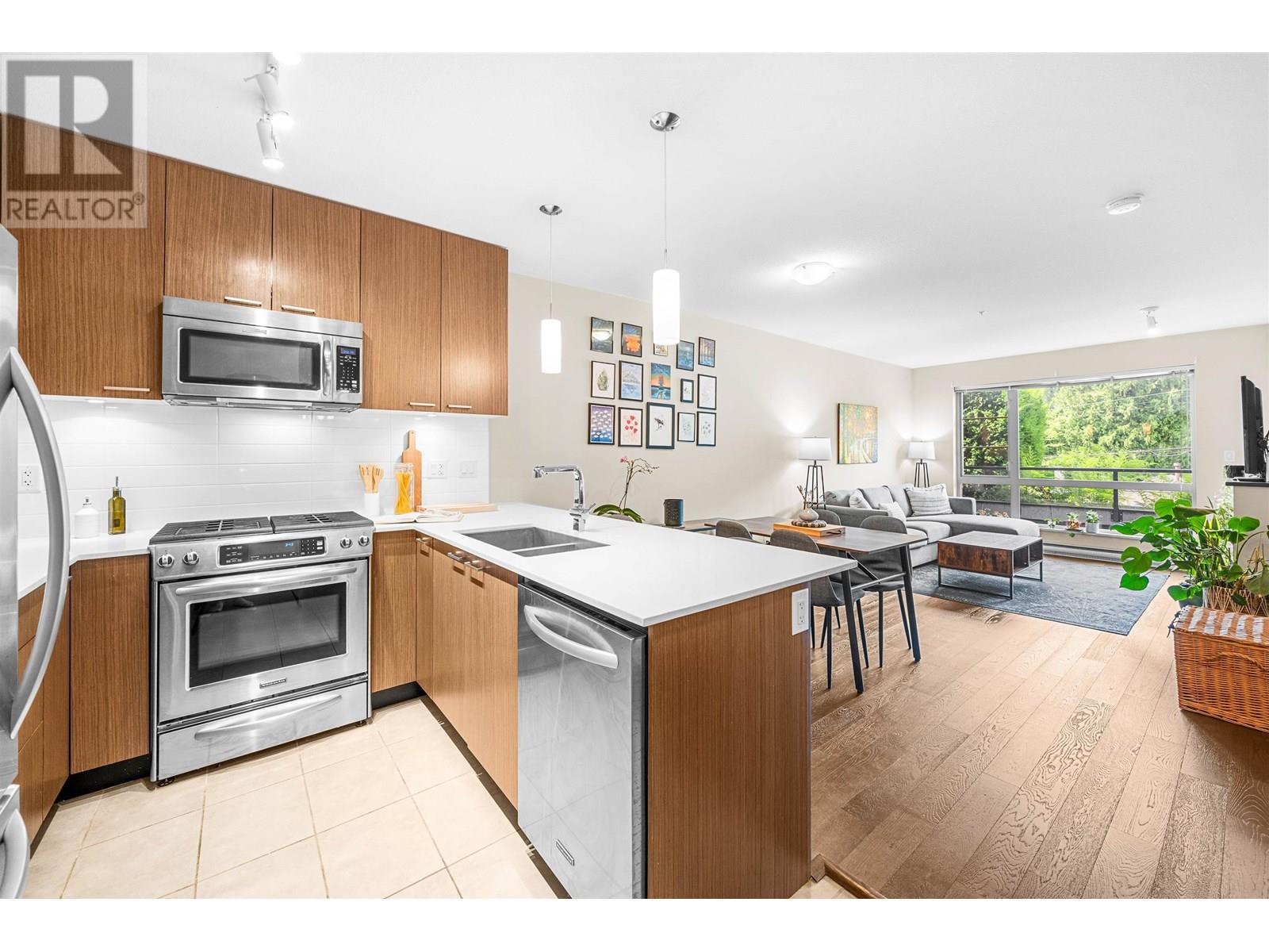 215 1330 MARINE DRIVE, north vancouver, British Columbia V7P1T4