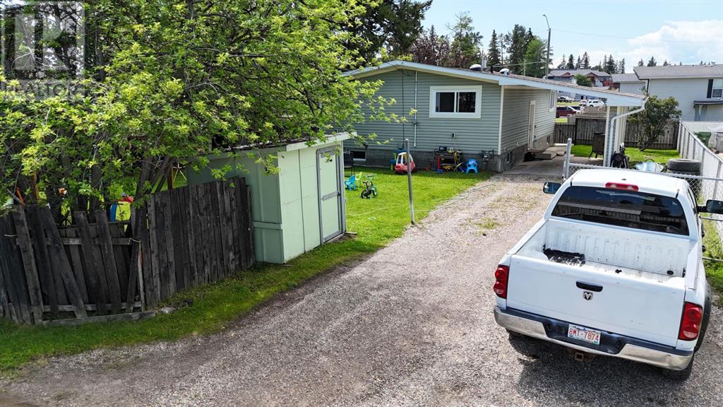 Property at 811 45 Street image 4
