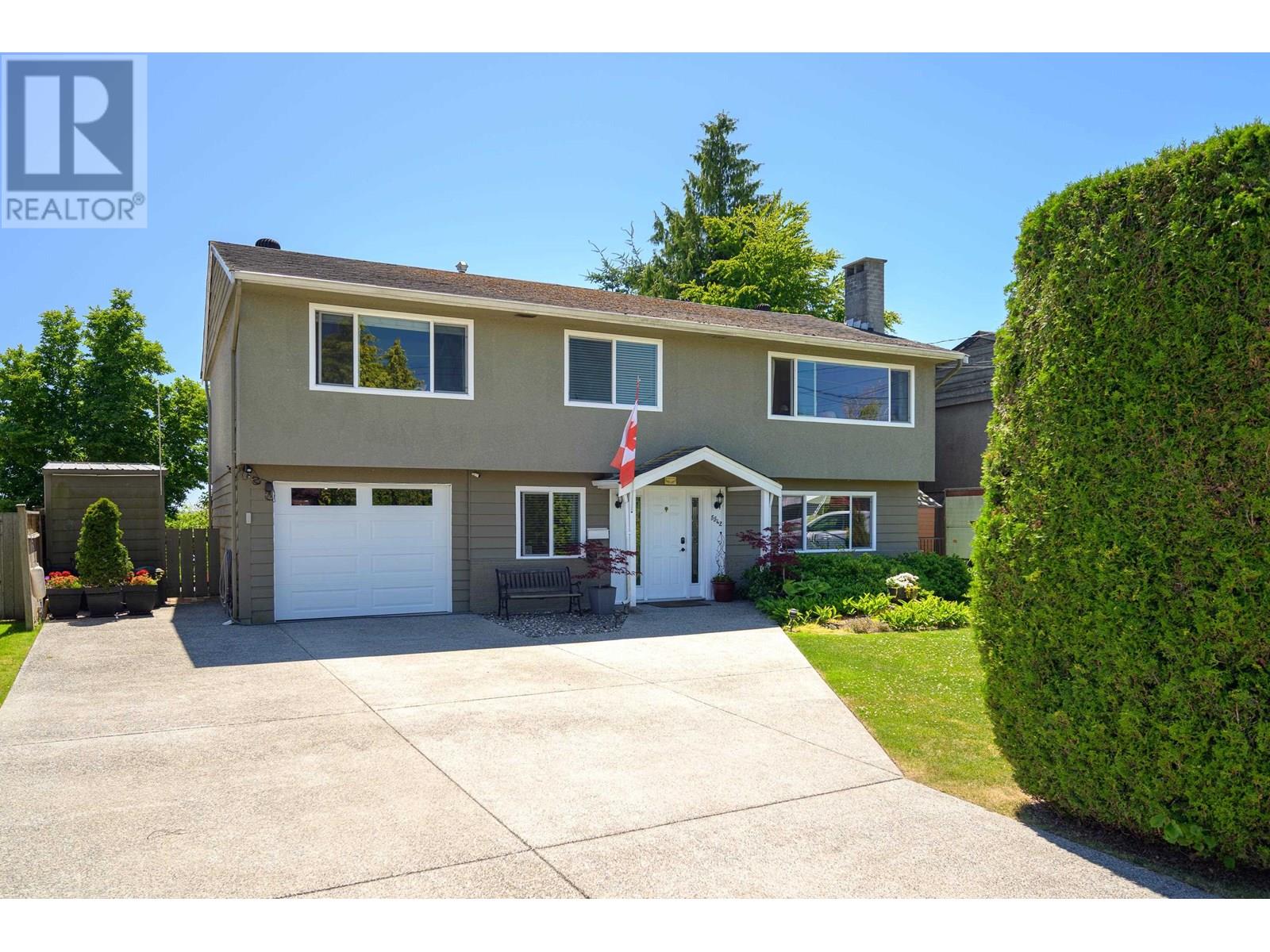 Property at 5542 44 AVENUE image 1