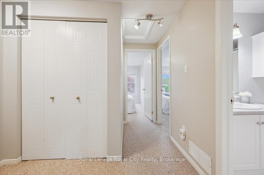 2 - 66 Rodgers Road, Guelph, Ontario N1G 4Y5 - Photo 20 - X12256582