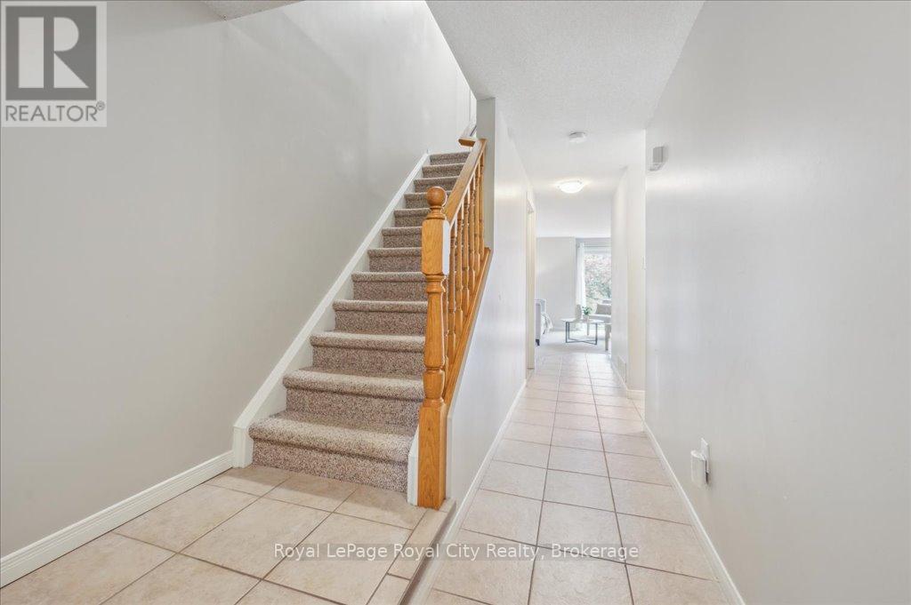 2 - 66 Rodgers Road, Guelph, Ontario N1G 4Y5 - Photo 6 - X12256582