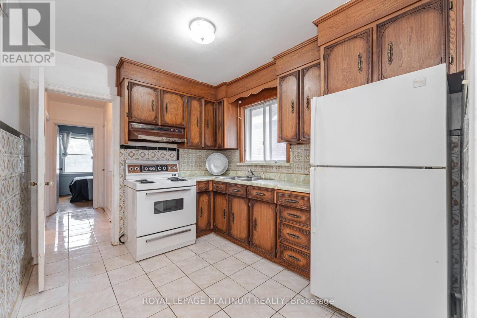Property at 79 MANITOBA STREET image 5