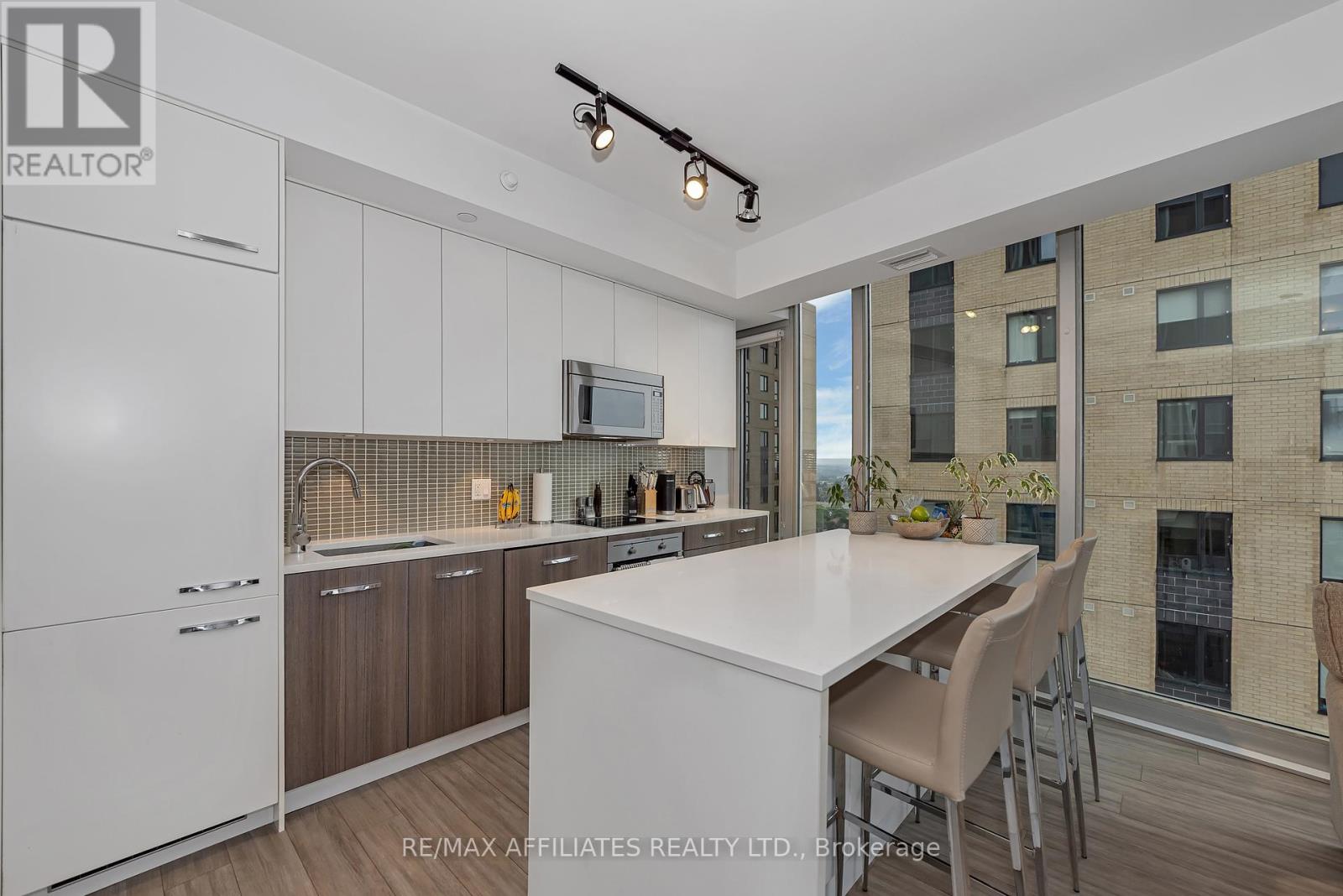 1807 - 111 Champagne Avenue S, Ottawa, Ontario  K1S 5V3 - Photo 5 - X12256602