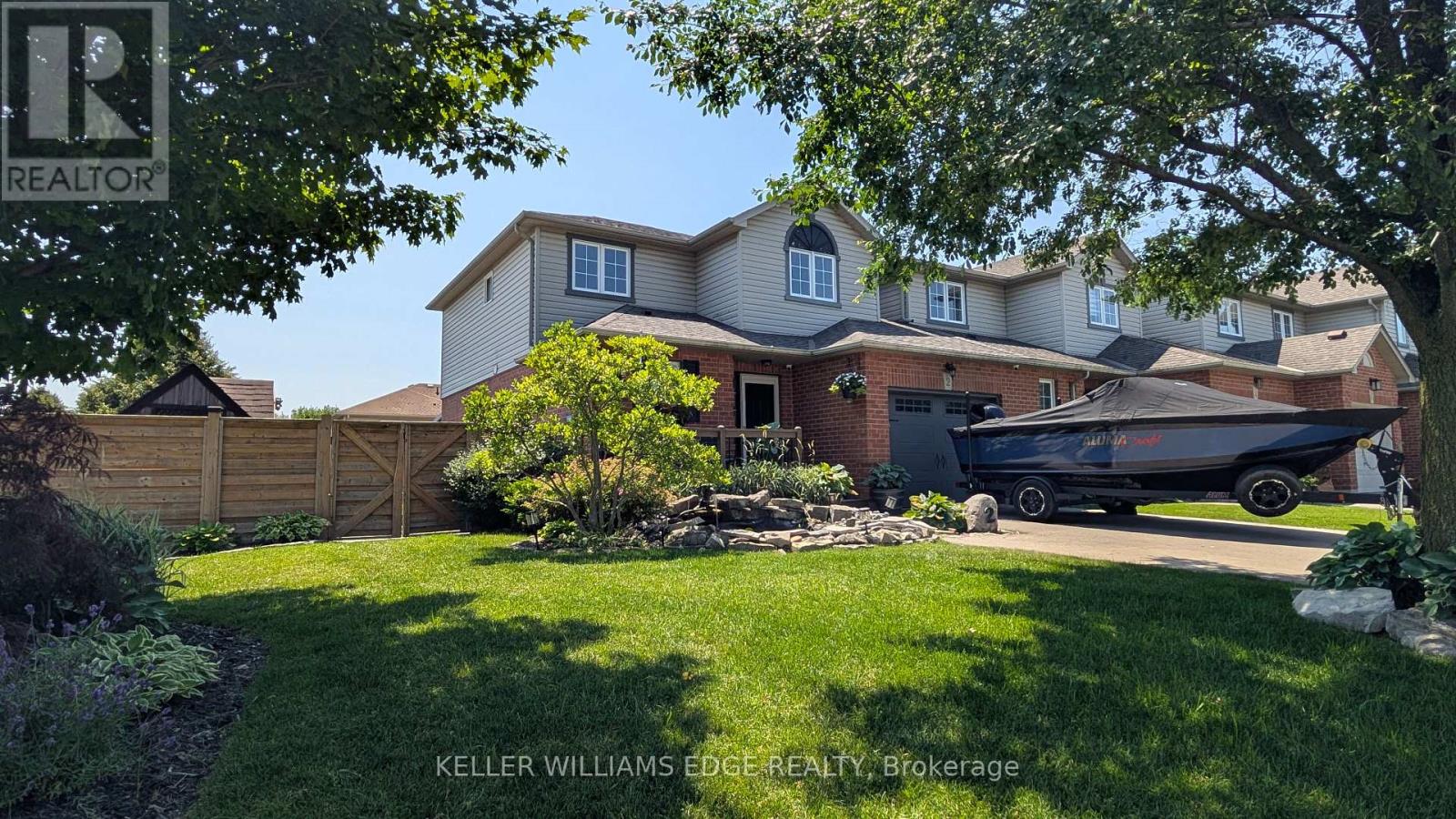 Property at 2 BRONTE COURT image 2