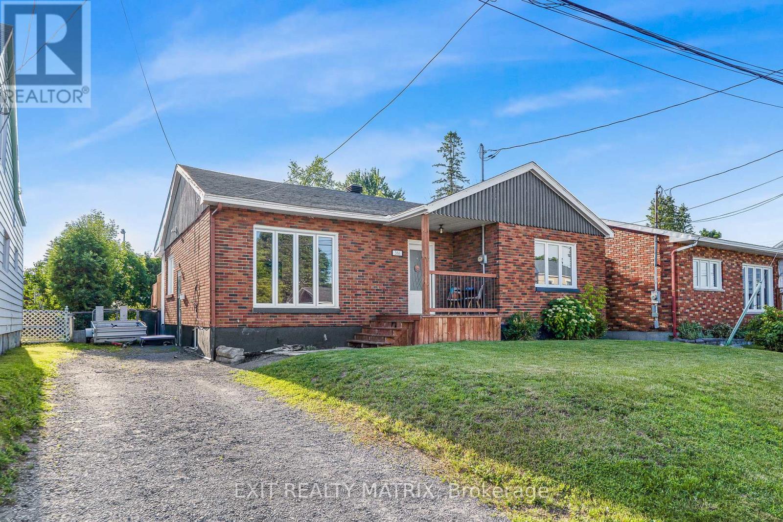 386 Gordon Street, Hawkesbury, Ontario  K6A 1S7 - Photo 2 - X12256592