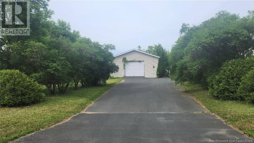 1740 Brideau Avenue, Bathurst, New Brunswick  E2A 2J8 - Photo 6 - NB119647