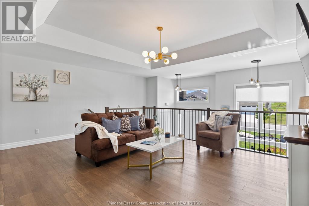 Property at 48 KINGSBRIDGE DRIVE image 4