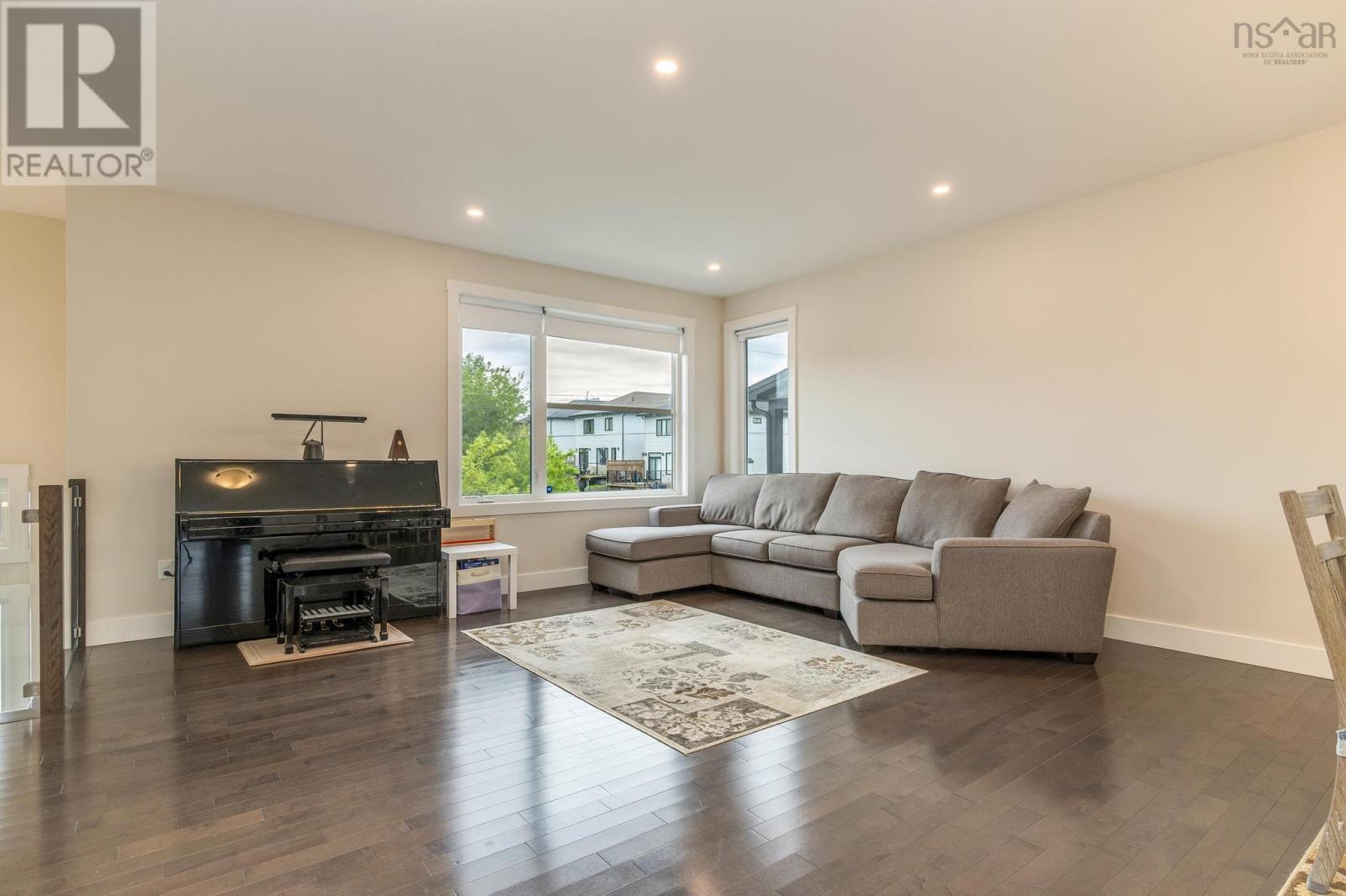 Property at 66 Innsbrook Way image 4