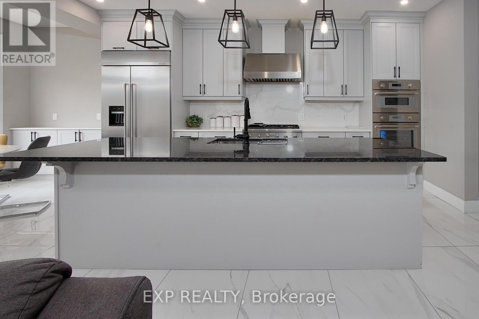 36 Hazelwood Pass, Thames Centre, Ontario  N0L 1G2 - Photo 13 - X12256783