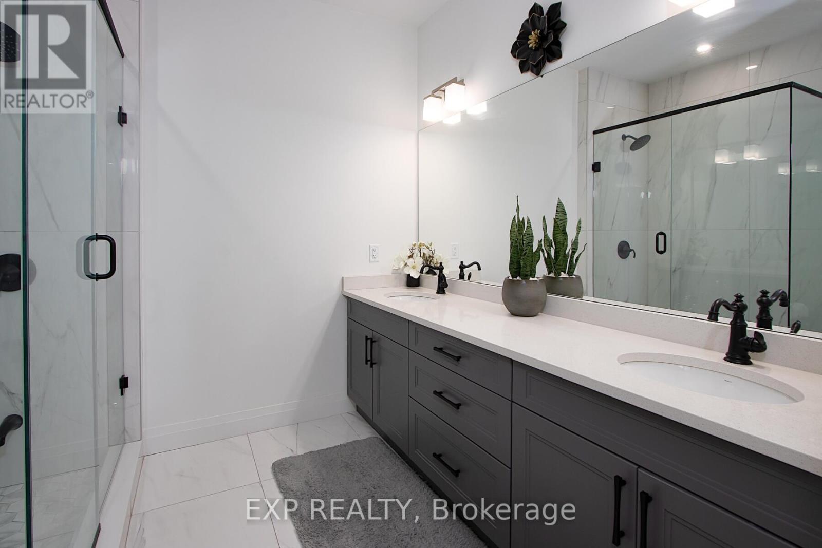 36 Hazelwood Pass, Thames Centre, Ontario  N0L 1G2 - Photo 23 - X12256783