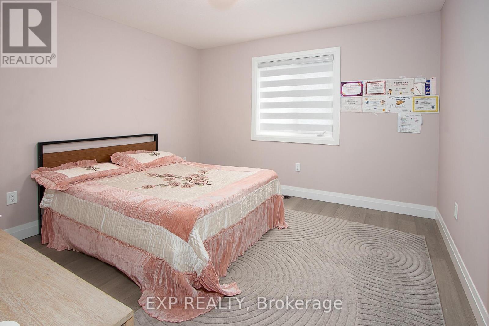 36 Hazelwood Pass, Thames Centre, Ontario  N0L 1G2 - Photo 31 - X12256783