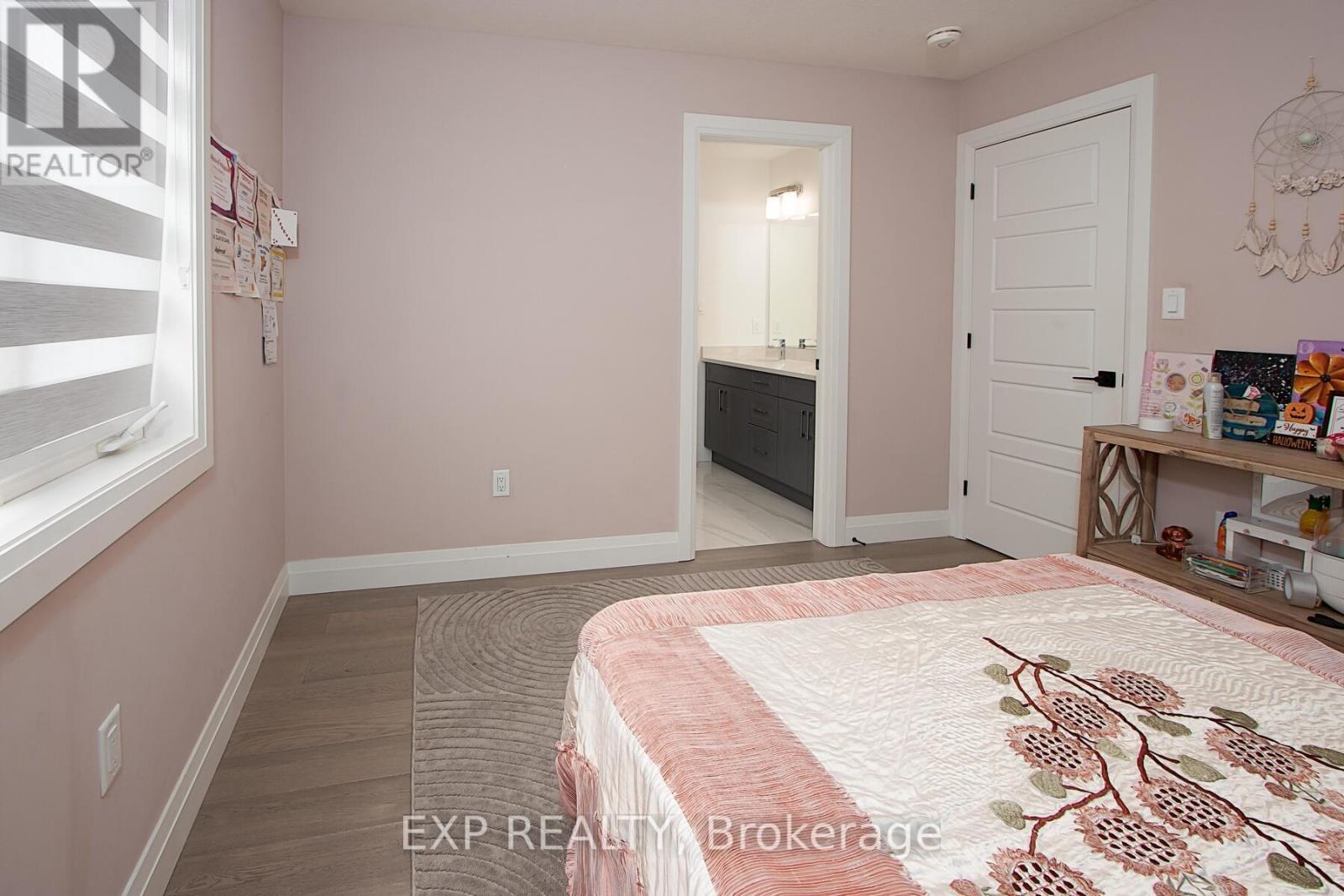 36 Hazelwood Pass, Thames Centre, Ontario  N0L 1G2 - Photo 32 - X12256783