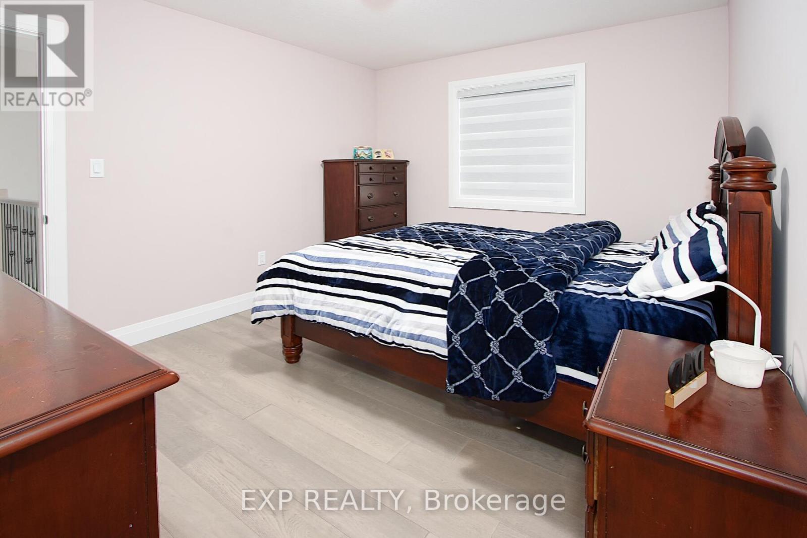 36 Hazelwood Pass, Thames Centre, Ontario  N0L 1G2 - Photo 38 - X12256783