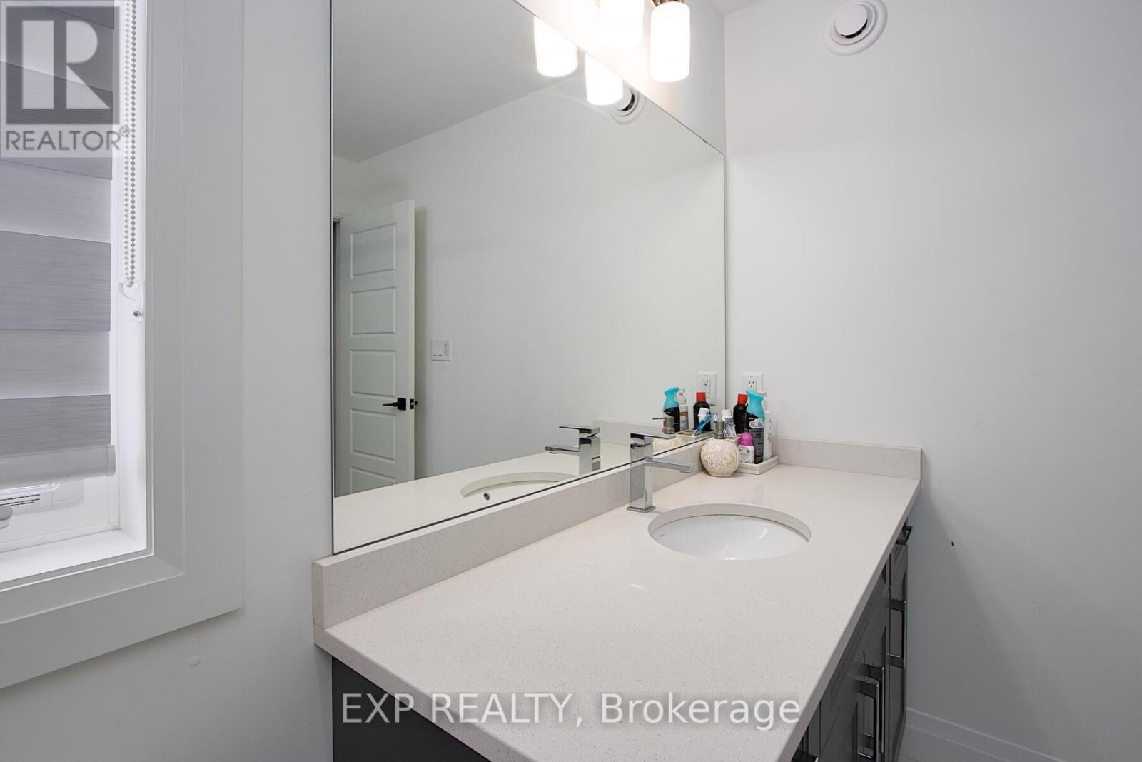 36 Hazelwood Pass, Thames Centre, Ontario  N0L 1G2 - Photo 39 - X12256783