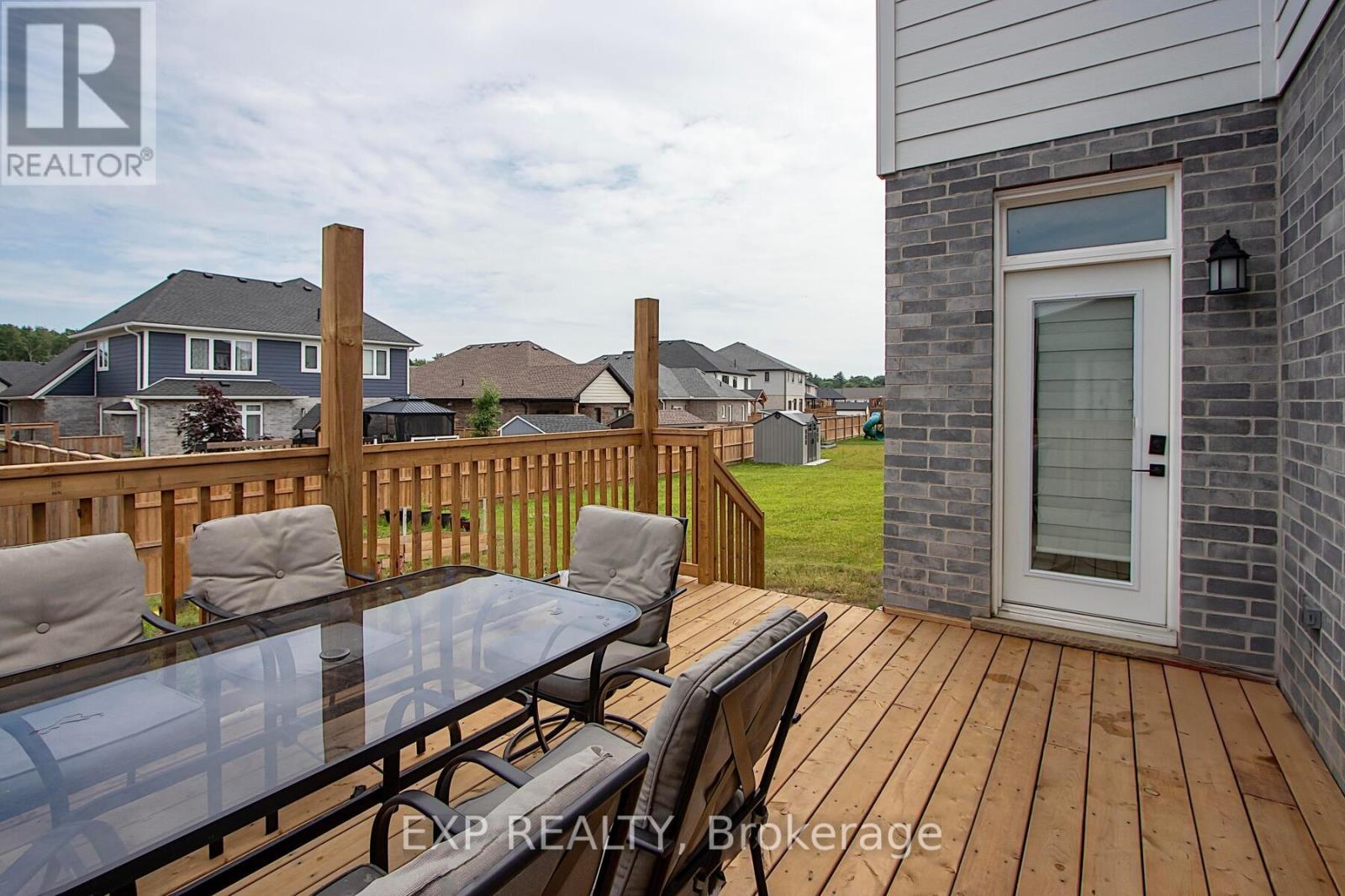 36 Hazelwood Pass, Thames Centre, Ontario  N0L 1G2 - Photo 44 - X12256783