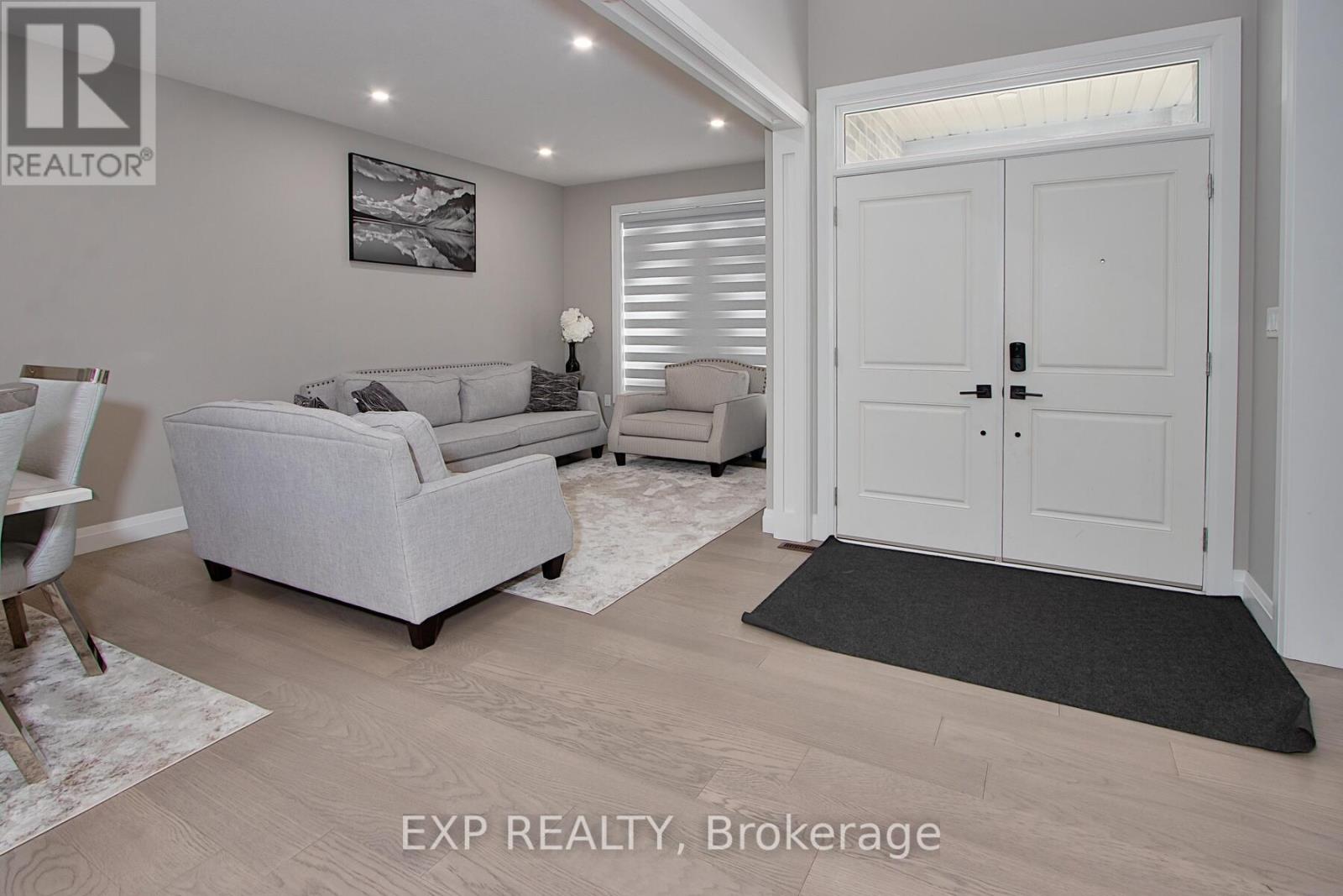 36 Hazelwood Pass, Thames Centre, Ontario  N0L 1G2 - Photo 6 - X12256783
