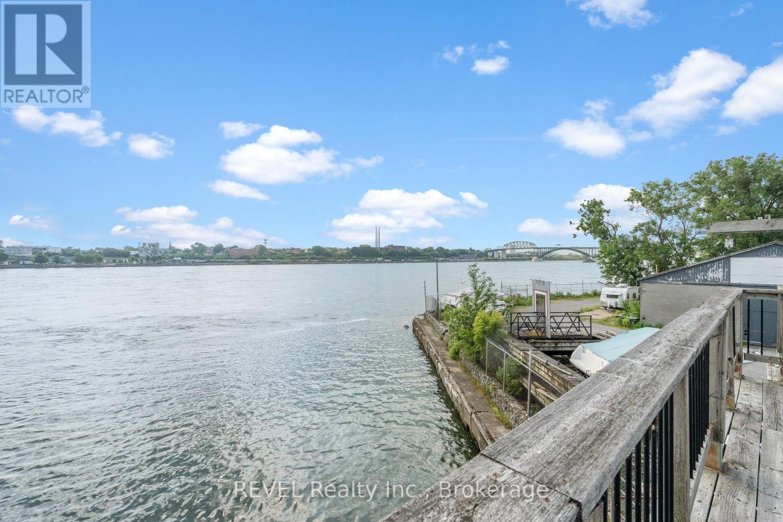 162 Niagara Boulevard, Fort Erie, Ontario  L2A 3G3 - Photo 12 - X12256646