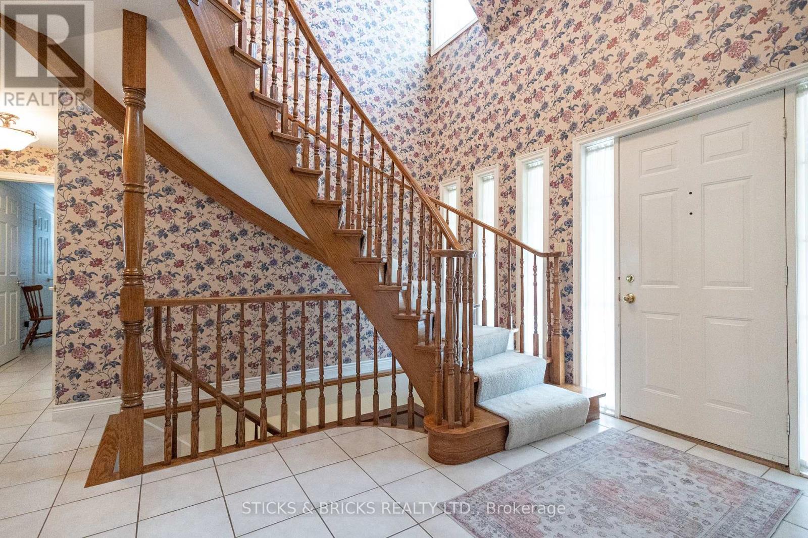 Property at 6032 MOUNTAINGATE DRIVE image 4