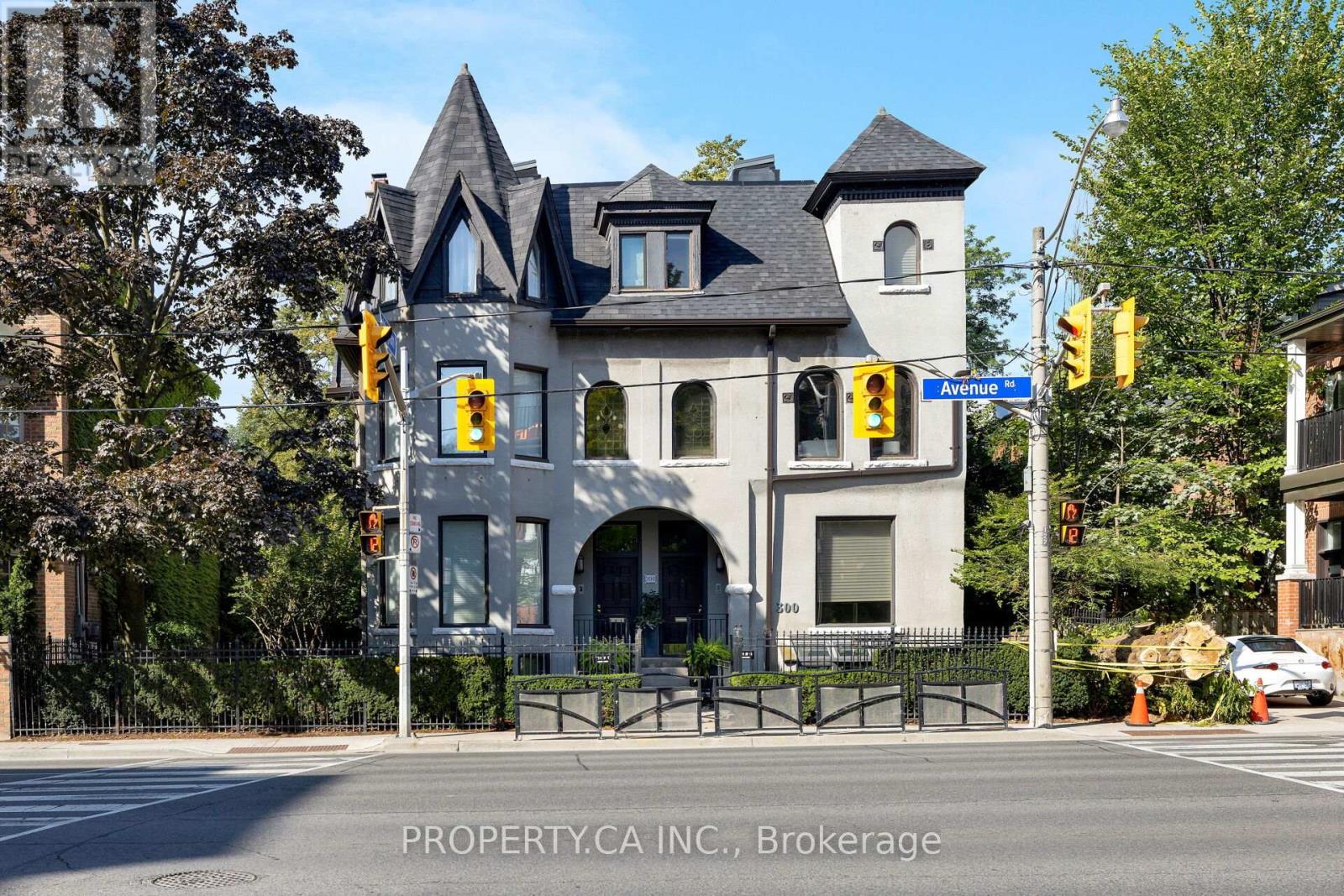 Property at 5 - 300 AVENUE ROAD image 1