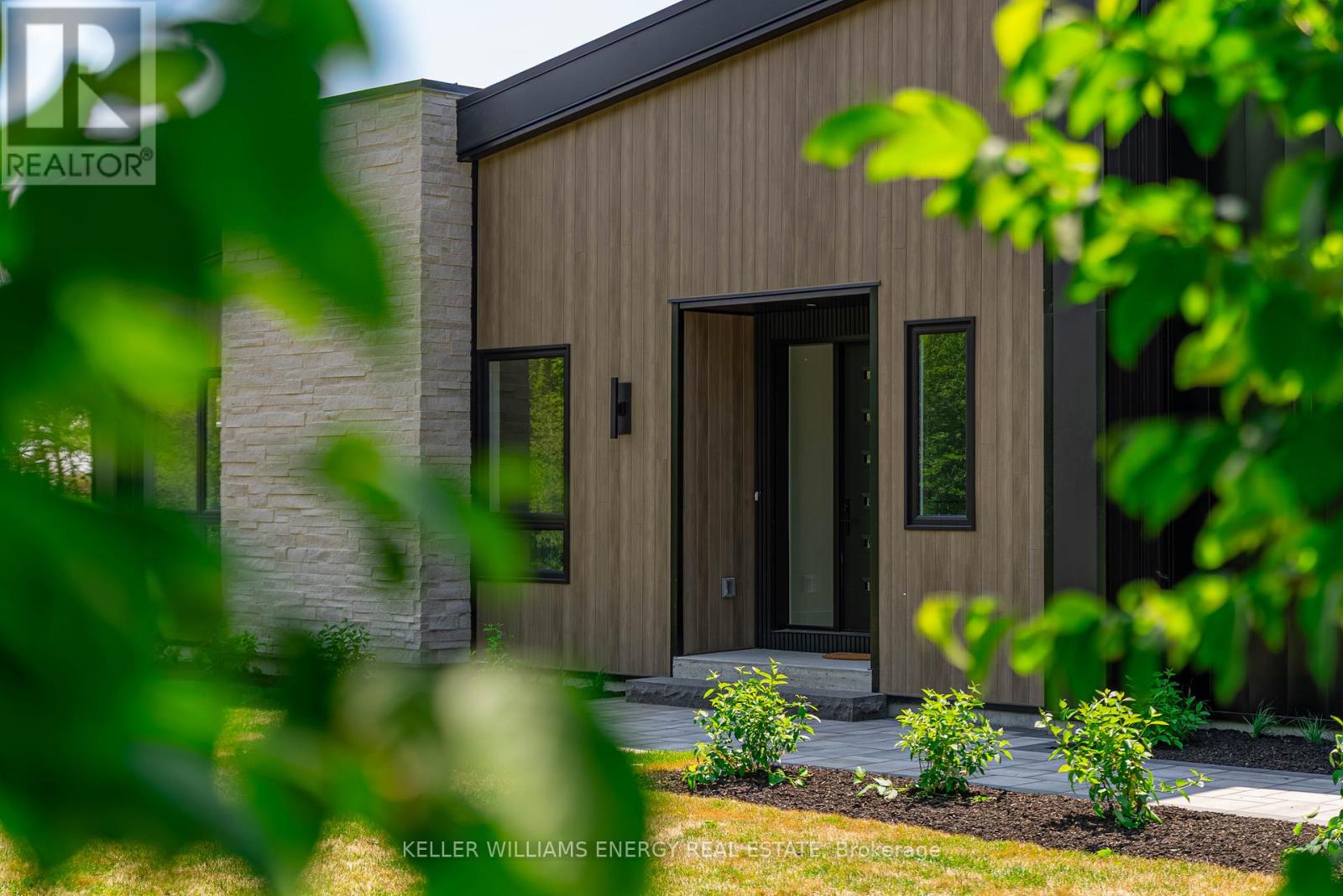 13 Partridge Hollow Road, Prince Edward County, Ontario  K0K 1T0 - Photo 13 - X12255477