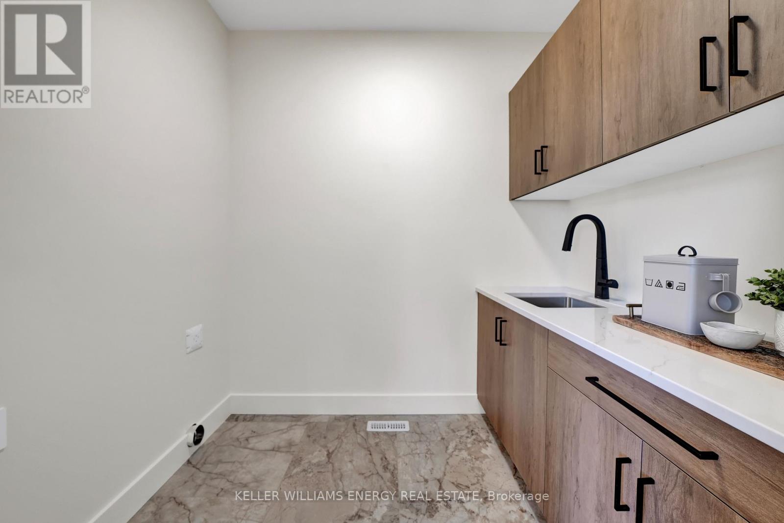 13 Partridge Hollow Road, Prince Edward County, Ontario  K0K 1T0 - Photo 18 - X12255477