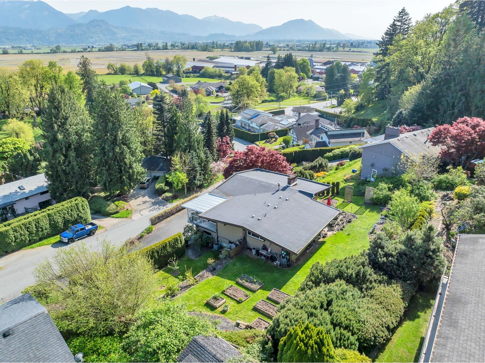 Property at 9995 KENSWOOD DRIVE image 4