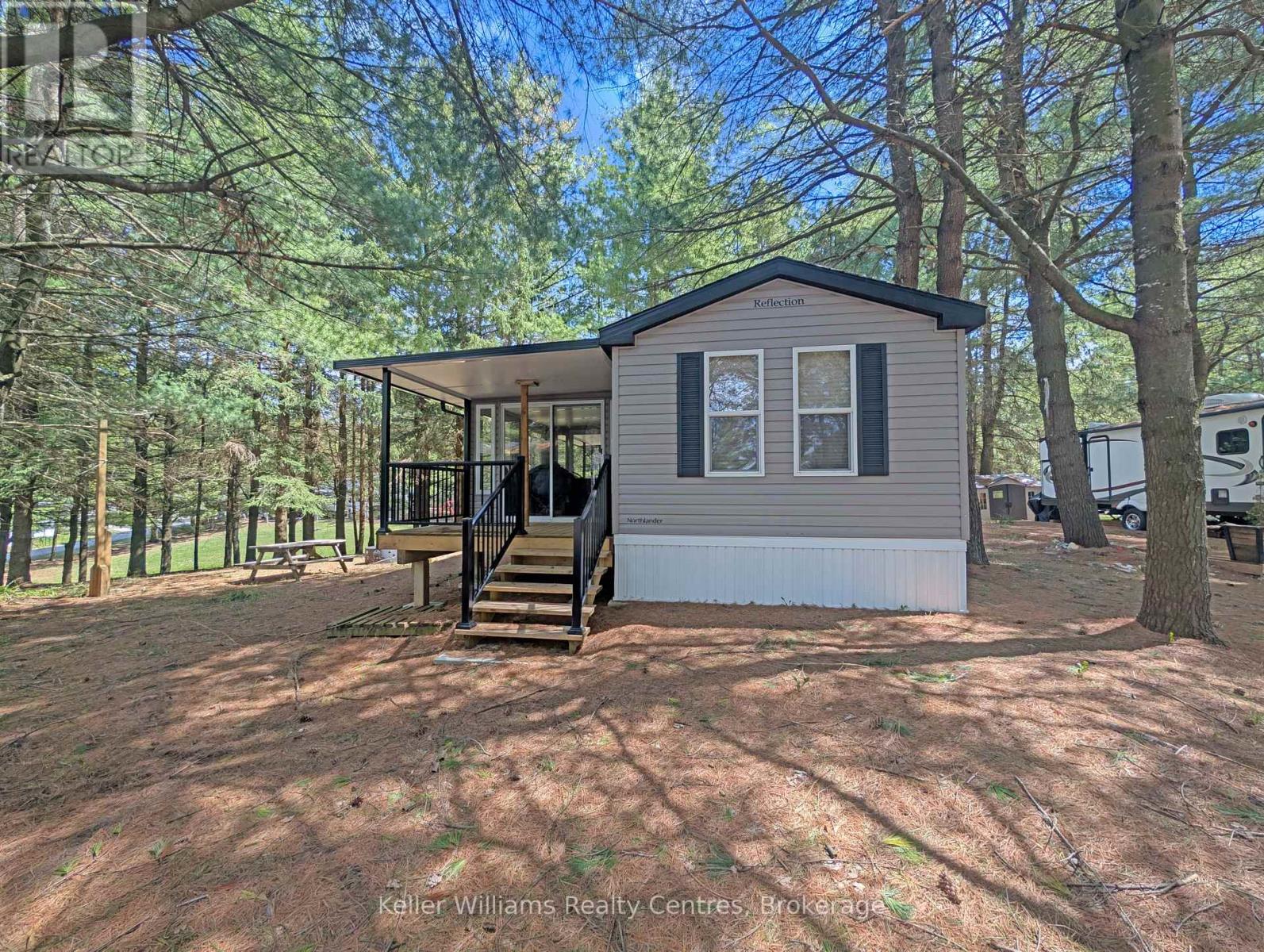 P27 - 13 Southline Avenue, Huron-Kinloss, Ontario  N0G 2B0 - Photo 4 - X12256754