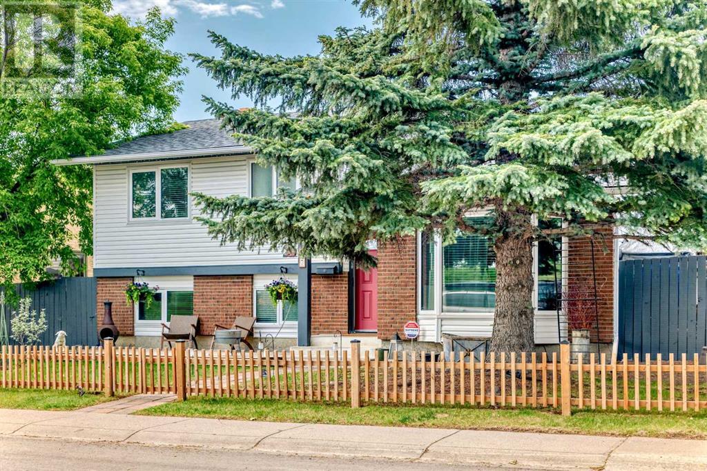 Property at 87 Woodford Crescent SW image 5