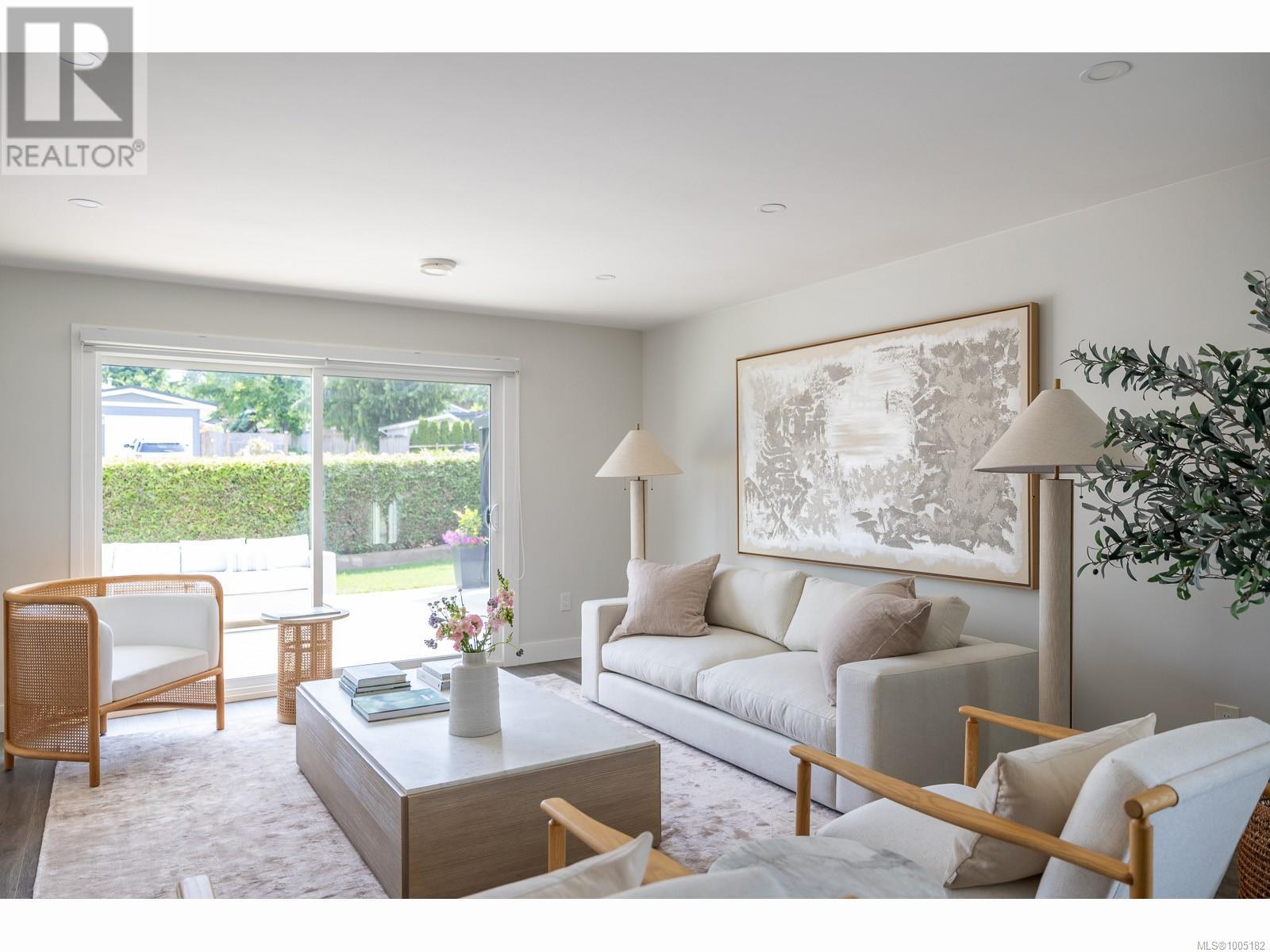 Property at 185 SIXTH Ave W image 3