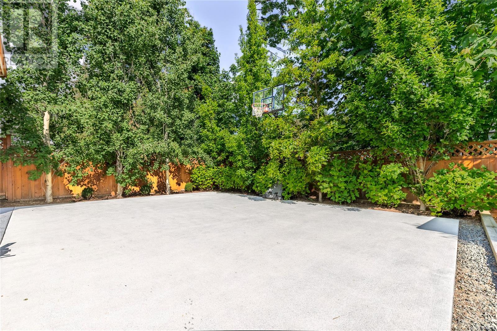Property at 370 Cordan St image 1