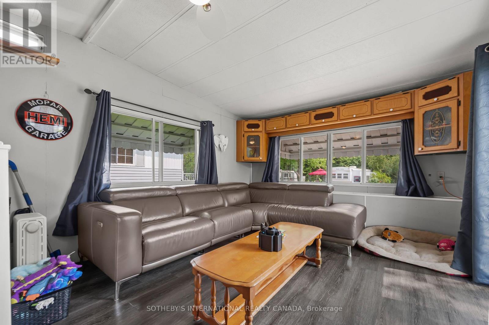 215 - 580 Beaver Creek Road, Waterloo, Ontario  N2J 3Z4 - Photo 14 - X12256601