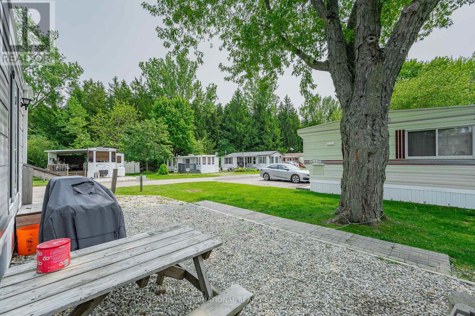 215 - 580 Beaver Creek Road, Waterloo, Ontario  N2J 3Z4 - Photo 23 - X12256601
