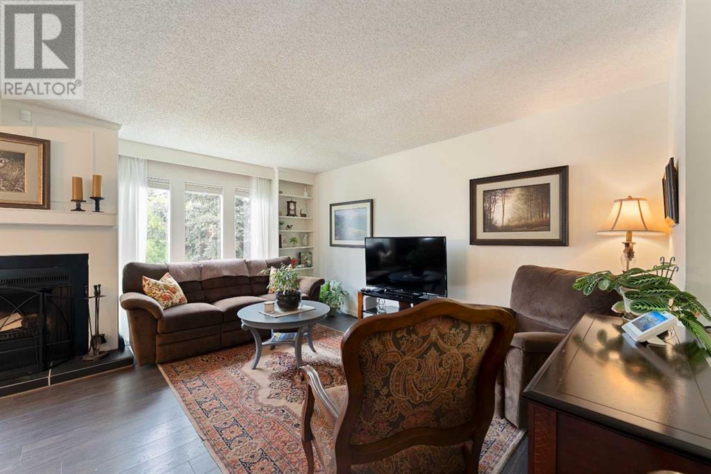 Property at 130 Silvergrove Road NW image 5